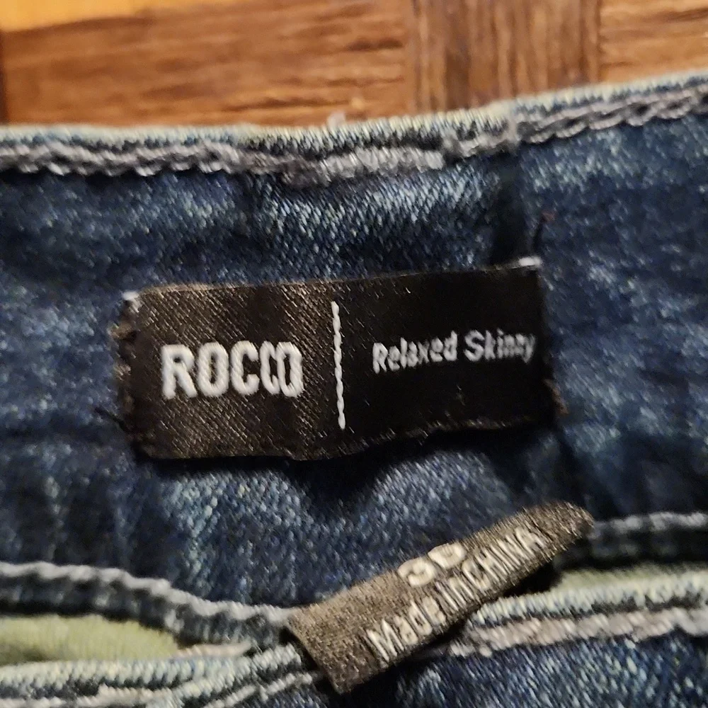 True Religion 36/33.5 Relaxed Skinny Rocco